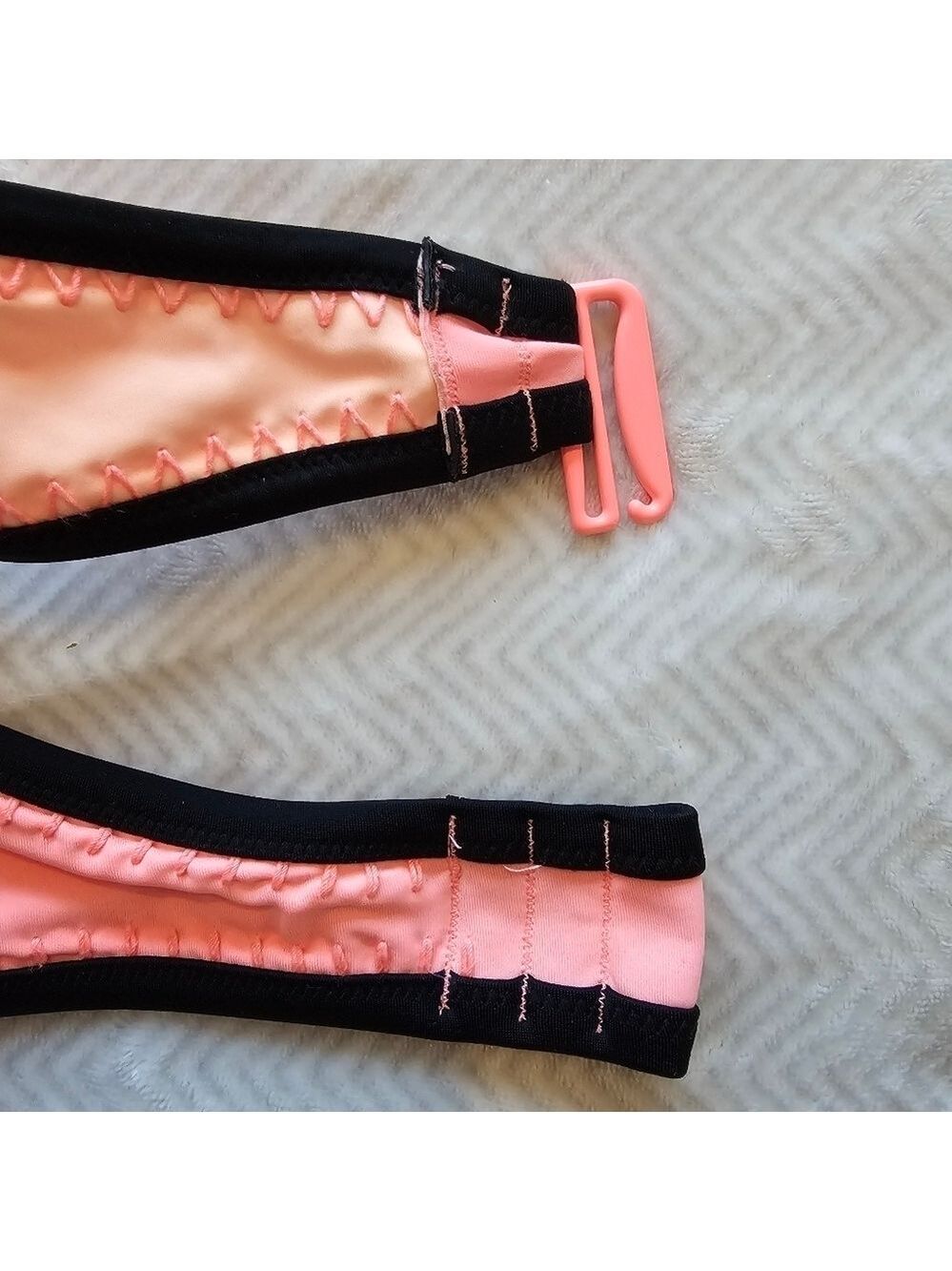 Victoria’s Secret Bikini top - Picture 5 of 6